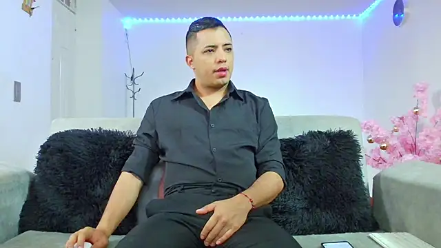 Mike Fetiche online show from December 18, 2025, 11:49 am