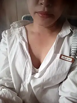 Bamboo-niee123 online show from November 6, 2025, 5:08 am