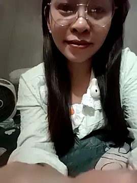 Bamboo-niee123 online show from April 4, 2026, 3:42 pm