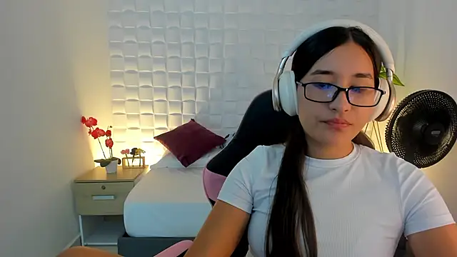 Snapshot of victoria_243 chatting on February 18, 2026, 4:08 am victoria 243 online show from February 18, 2026, 4:08 am