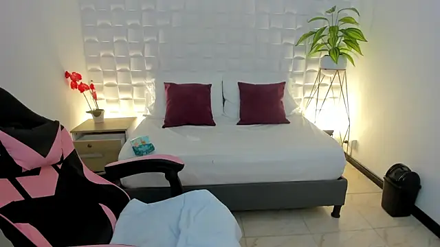 Snapshot of victoria_243 chatting on February 24, 2026, 7:39 am victoria 243 online show from February 24, 2026, 7:39 am