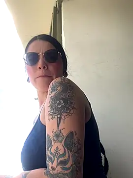 Snapshot of Gaby_parker2 chatting on October 28, 2025, 3:04 pm Gaby parker2 online show from October 28, 2025, 3:04 pm