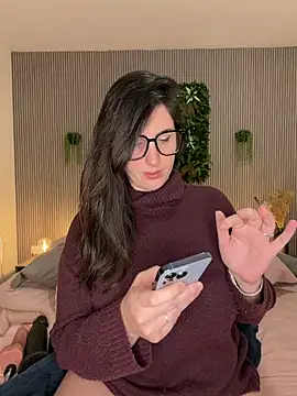 MysteryGirl   online show from February 9, 2026, 9:02 am