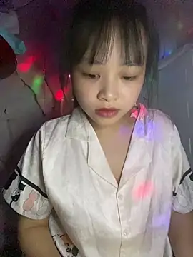 Snapshot of Tina-Marie chatting on November 5, 2025, 3:34 pm Tina-Marie online show from November 5, 2025, 3:34 pm