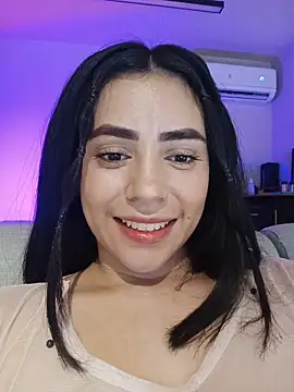 Sara-215 online show from April 3, 2026, 5:27 am