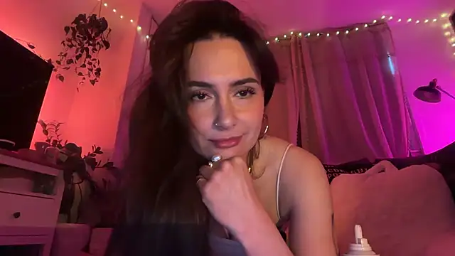 Snapshot of SpicyLunaaa chatting on May 9, 2026, 1:27 pm SpicyLunaaa online show from May 9, 2026, 1:27 pm