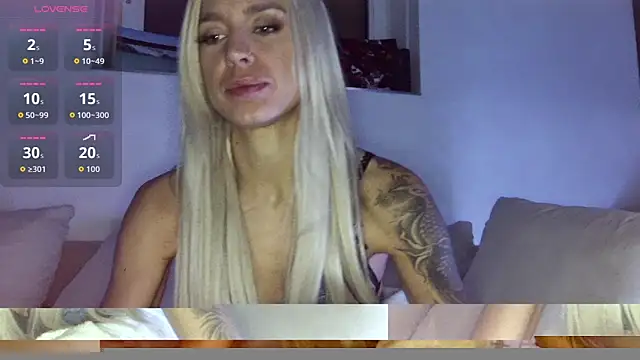 Lillaluvv9 online show from October 30, 2025, 12:01 am