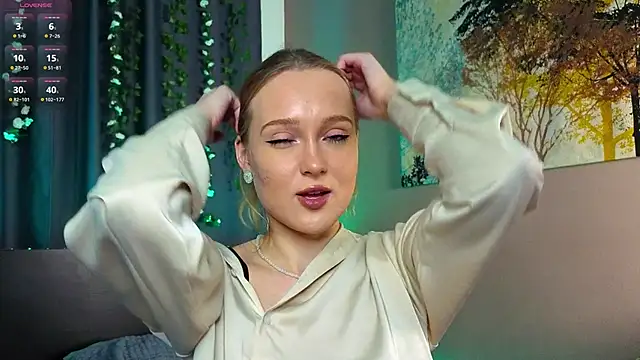 VanessaLightDiamond online show from November 9, 2025, 4:11 am