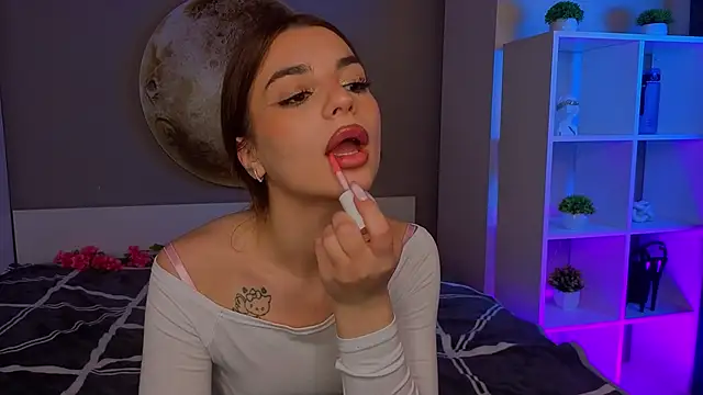 LauraHansil online show from March 23, 2026, 7:07 pm