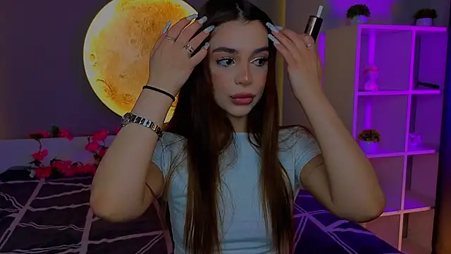 LauraHansil online show from April 10, 2026, 7:07 pm