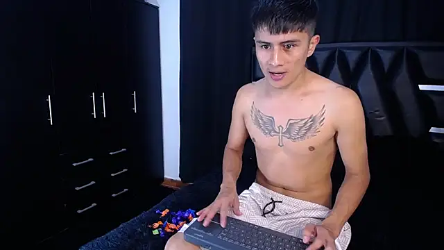 Snapshot of Ferxxo_Oficial chatting on October 31, 2025, 5:03 pm Ferxxo Oficial online show from October 31, 2025, 5:03 pm