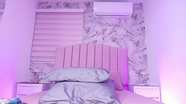 Snapshot of emma_trix chatting on April 8, 2026, 11:54 am emma trix online show from April 8, 2026, 11:54 am