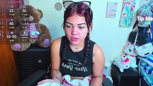 Emma boo online show from December 21, 2025, 5:53 pm