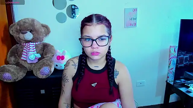 Emma boo online show from April 12, 2026, 4:23 pm