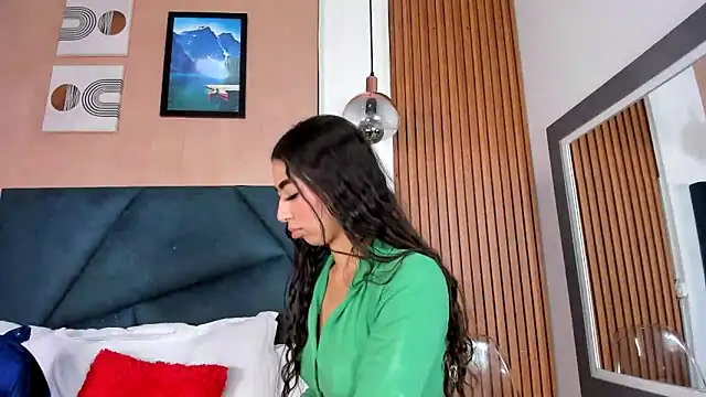 Ivy Spicy online show from March 18, 2026, 7:50 pm