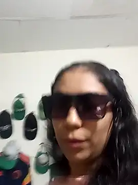 Snapshot of Zafiro_G chatting on December 4, 2025, 2:21 am Zafiro G online show from December 4, 2025, 2:21 am