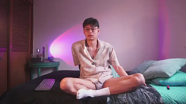 estmonnn online show from March 7, 2026, 10:40 pm