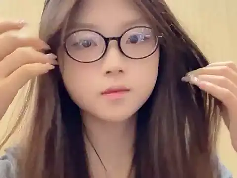 xiaojingzi66 online show from November 5, 2025, 6:46 am