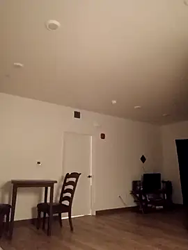 Karebearz1 online show from April 7, 2026, 10:05 am