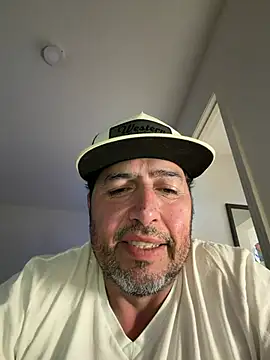 ezrah23 online show from February 26, 2026, 10:03 am