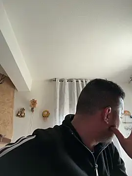 Snapshot of Kekkuzzo22 chatting on March 15, 2026, 10:32 am Kekkuzzo22 online show from March 15, 2026, 10:32 am