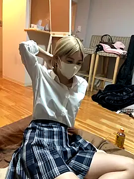 Snapshot of nene_2416 chatting on November 5, 2025, 9:31 am nene 2416 online show from November 5, 2025, 9:31 am