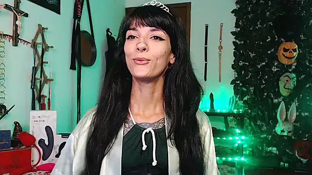 CarrieBurton online show from November 8, 2025, 2:06 pm