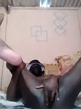 Reajune2001 online show from November 21, 2025, 9:52 am