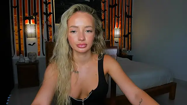 Snapshot of TangledChannels chatting on November 1, 2025, 3:19 am TangledChannels online show from November 1, 2025, 3:19 am