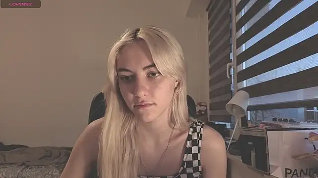 misa  liaaa online show from November 4, 2025, 3:11 pm