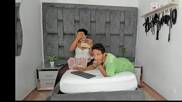 DamianandEva online show from April 4, 2026, 12:46 pm