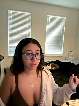 minha baby online show from November 27, 2025, 2:08 pm