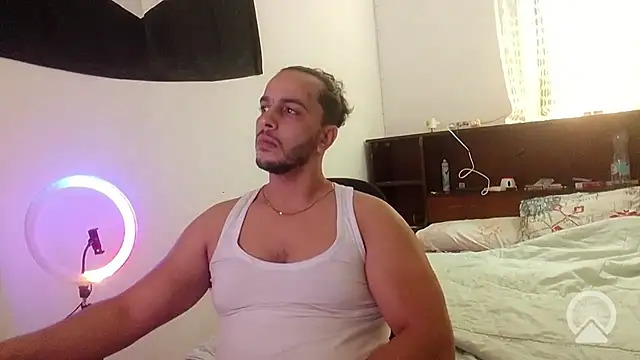 the luxe  online show from November 4, 2025, 8:52 pm