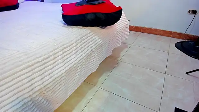 Cataleyaa Rose online show from December 5, 2025, 1:36 am