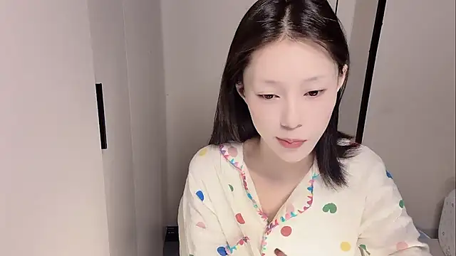 yuyu-33 online show from November 24, 2025, 1:38 am