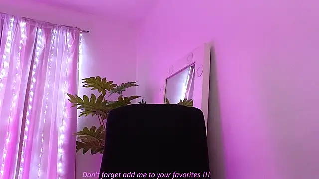 BabyLauritaa online show from February 26, 2026, 7:35 pm