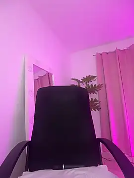 BabyLauritaa online show from March 28, 2026, 11:04 pm