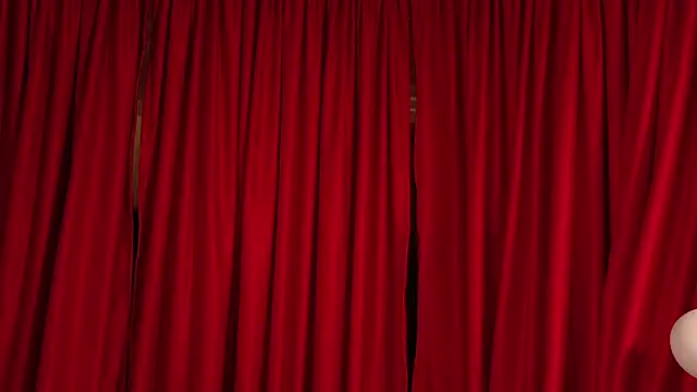 VictoriaNova  online show from April 5, 2026, 5:10 pm