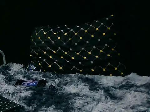 Hot-babyyboy30 online show from February 5, 2026, 6:18 am