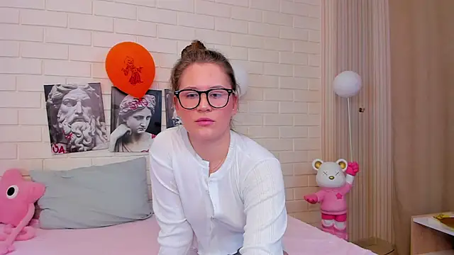 Tinky kinky online show from November 16, 2025, 11:38 am