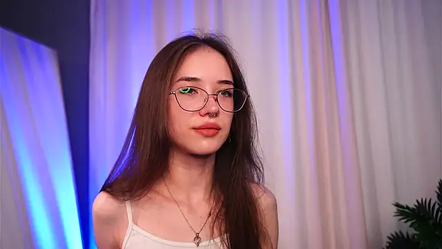 Snapshot of tinyanie chatting on November 12, 2025, 5:30 am tinyanie online show from November 12, 2025, 5:30 am