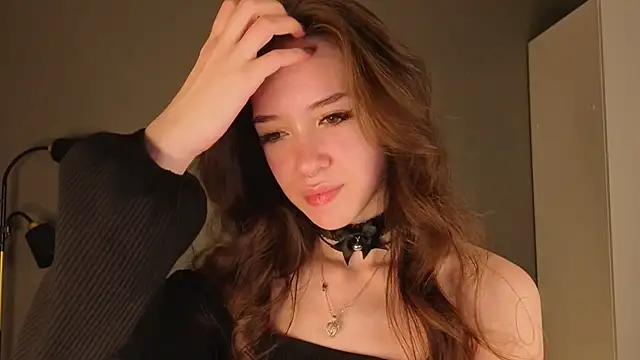 tinyanie online show from March 21, 2026, 8:23 pm