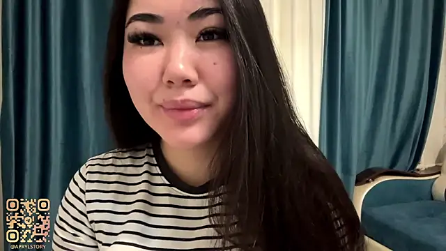 APRYLSUN online show from November 1, 2025, 2:35 am