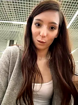 Snapshot of LilluKatten chatting on November 5, 2025, 10:15 am LilluKatten online show from November 5, 2025, 10:15 am