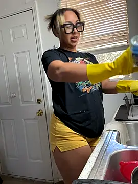 Snapshot of prettylildes chatting on November 9, 2025, 9:13 pm prettylildes online show from November 9, 2025, 9:13 pm