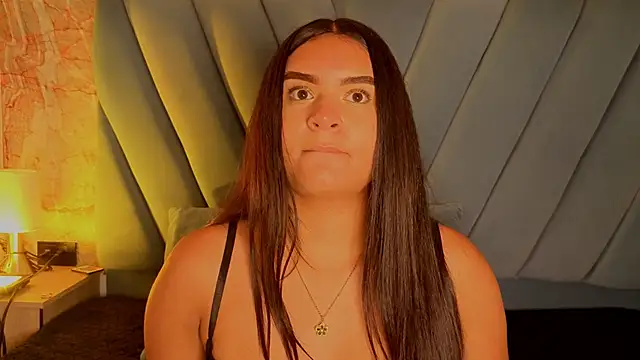 amarahanks1 online show from November 8, 2025, 11:32 am