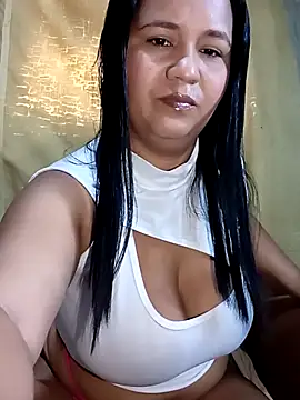 meliza87 online show from November 30, 2025, 4:55 pm