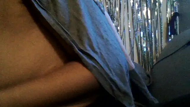 Juicyapplecandy online show from November 11, 2025, 1:44 pm