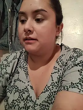 CurvyNoir online show from April 27, 2026, 7:56 pm