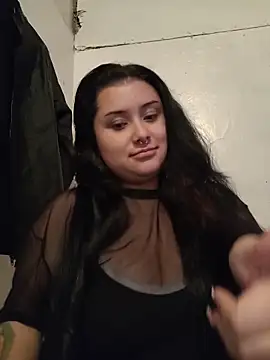 CurvyNoir online show from April 28, 2026, 4:45 pm